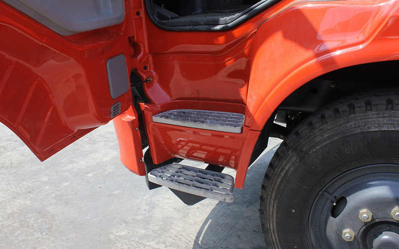Dongfeng Vehicle-mounted crane (12).jpg