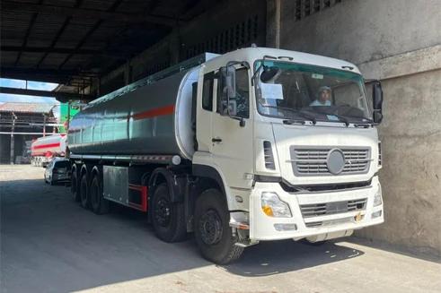  Oil Tank Trucks